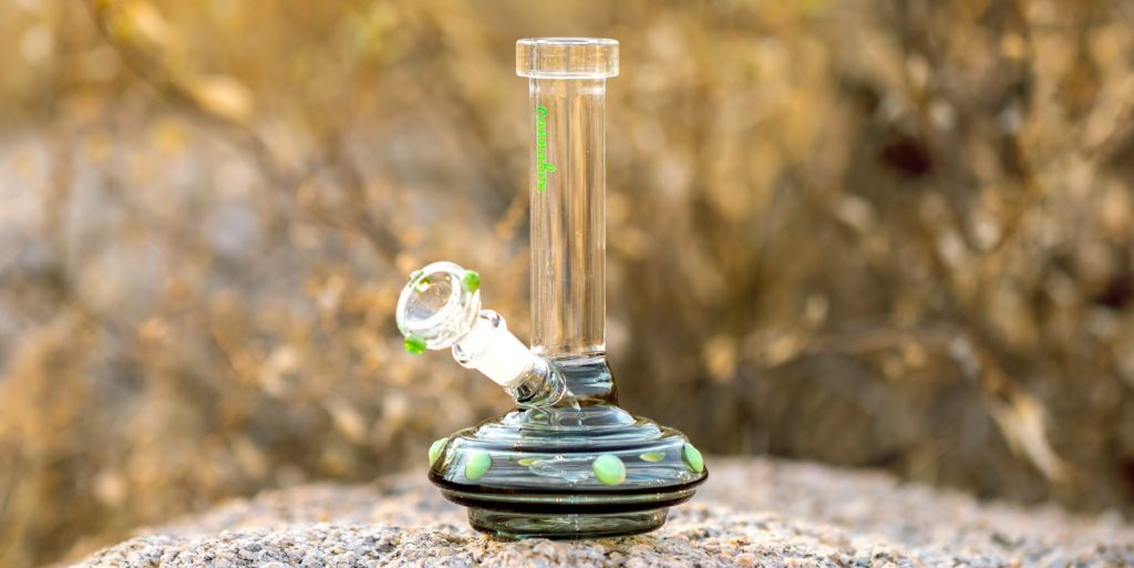 photo by cannabox on unsplash_how much water goes in a bong