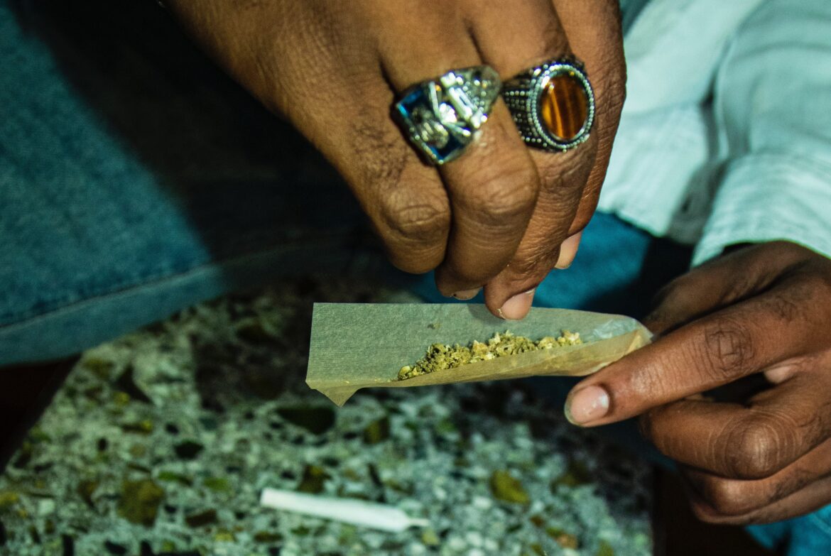 photo by exscope on unsplash_5 ways to smoke weed photo by exscope on unsplash_5 ways to smoke weed