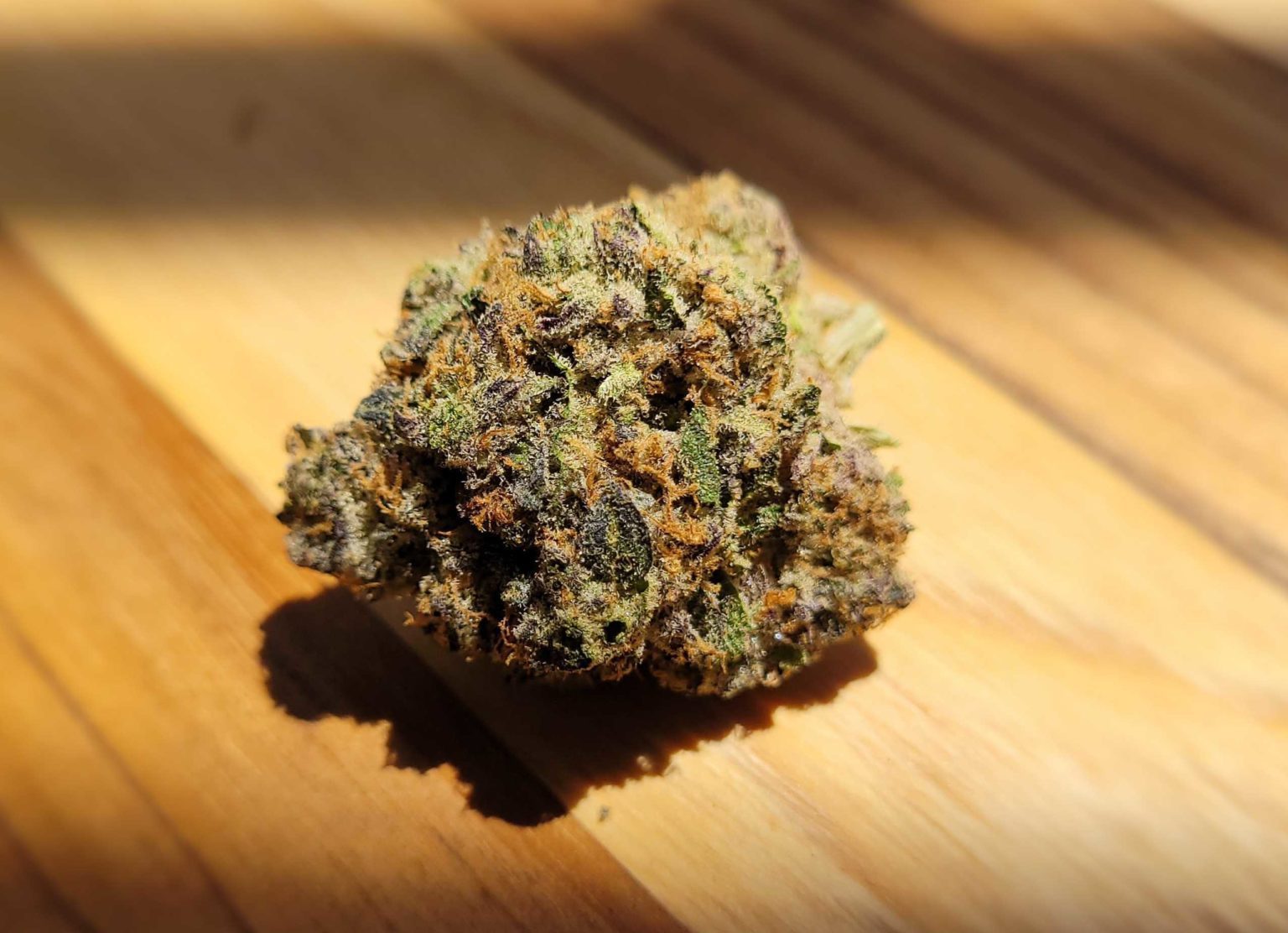 Cannabis Product Review Fiore's Pomelo Anderson Strain Emjay